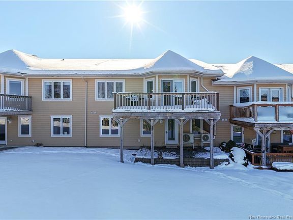 3rd image of 49 Merritt Hill Rd