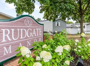 40706 Gasglow Dr, Sterling Heights, MI 48310
