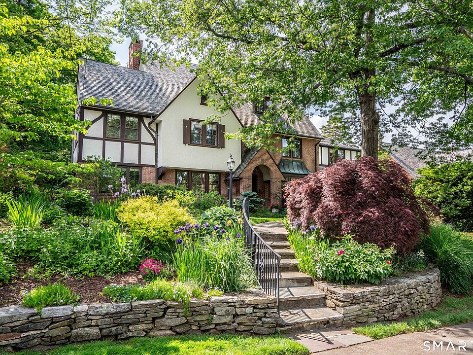 1st image of 7 Fernwood Road