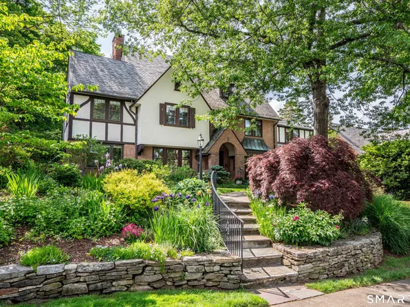 7 Fernwood Road, West Hartford, CT 06119