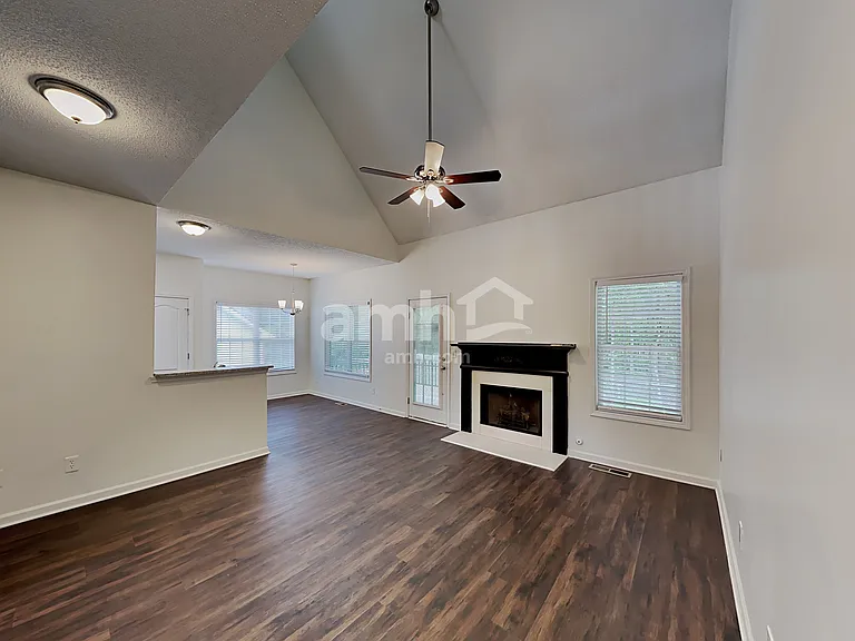 378 Moreland Cir — Photo 5
