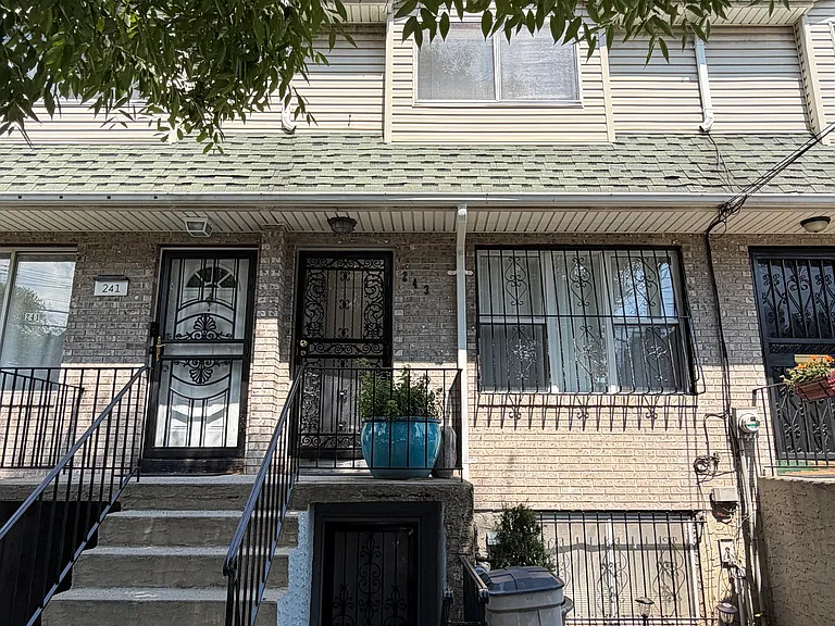 243 Tompkins Ave #2 — Photo 1