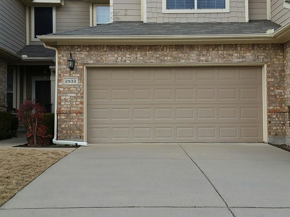 1st image of 2933 Jowett Dr