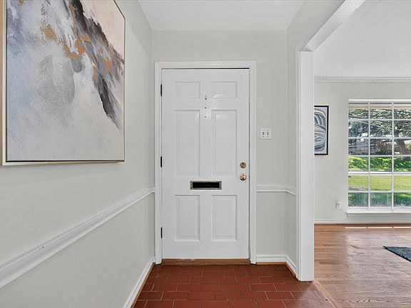 4th image of 7148 Walling Ln
