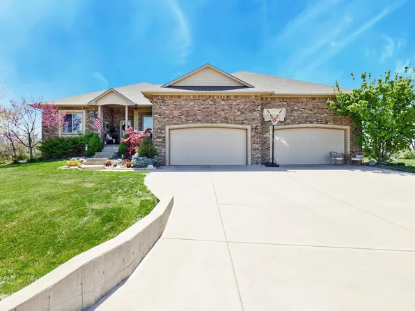 1311 E Bearhill Rd, Valley Center, KS 67147