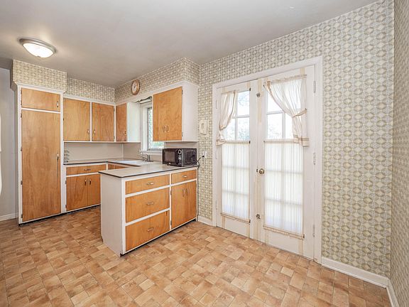 4th image of 403 E Glenguile St