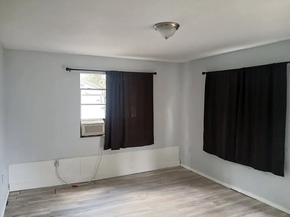 2 bed, $1,000 — Photo 4