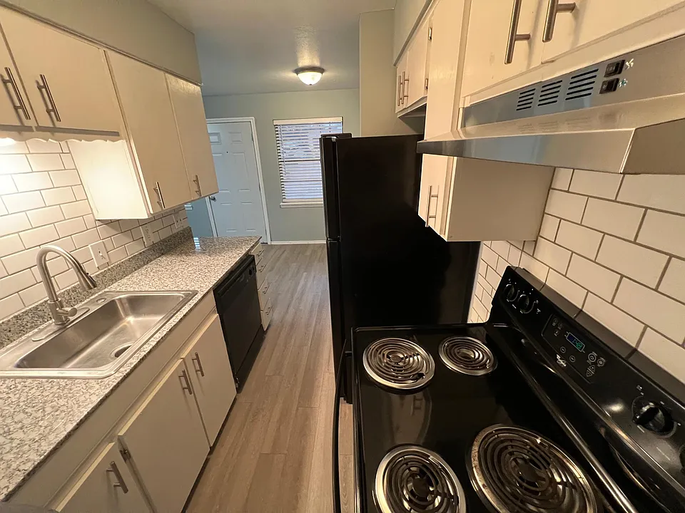 Hampton Gardens Apartment
