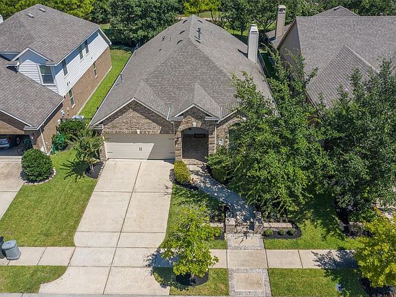 2nd image of 18914 Cove Pointe Dr