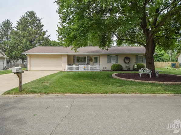 3508 N Royal Oak Dr, Muncie, IN 47304