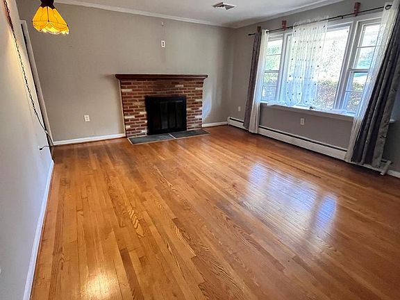4th image of 13128 Manor Dr