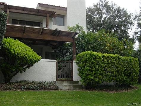 3rd image of 1831 Augusta Ct