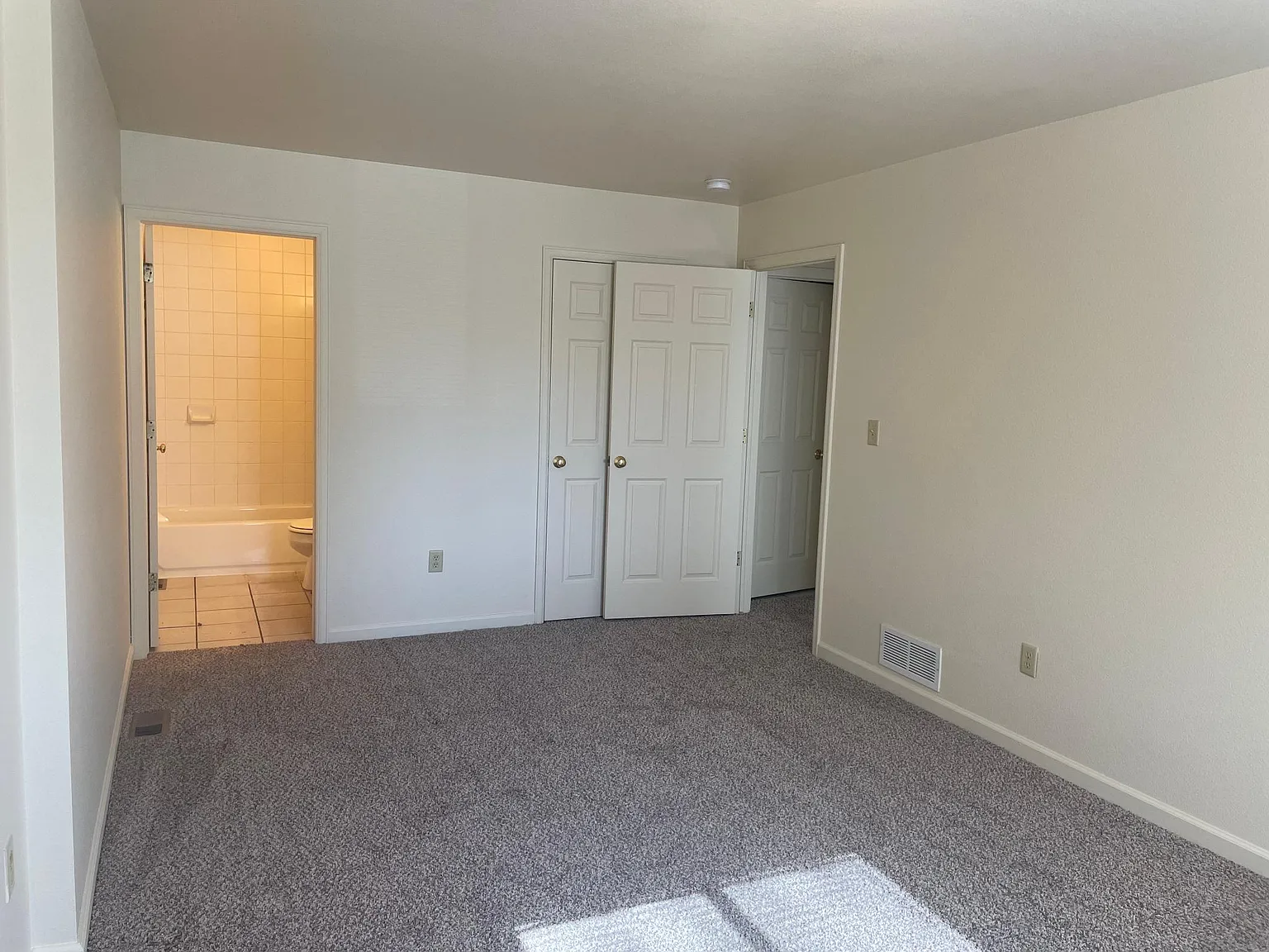 7700 W 13th Ave — Photo 4
