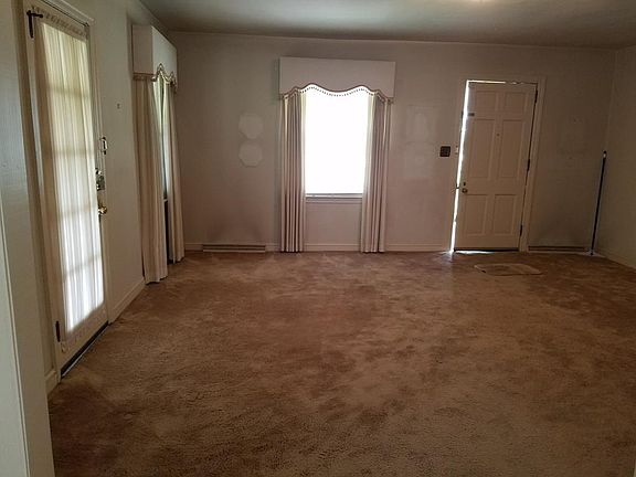 2nd image of 1361 Hillcrest Ave