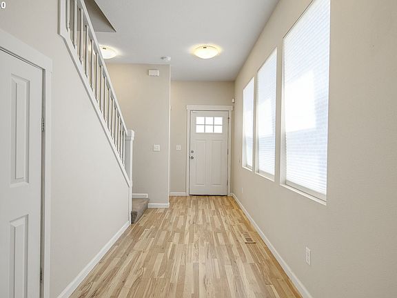 4th image of 1915 E 29th St