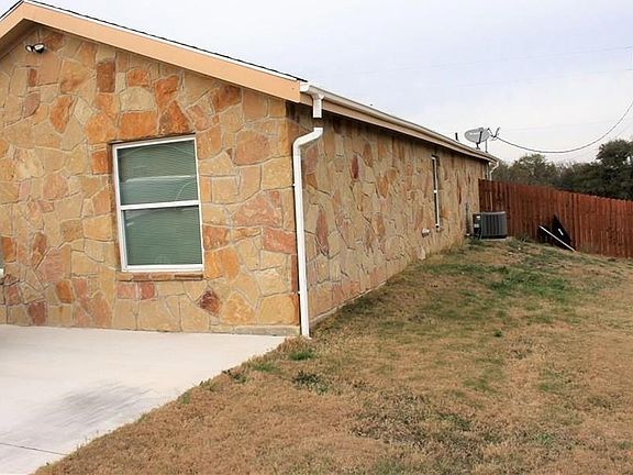 3rd image of 120 Burkett Dr