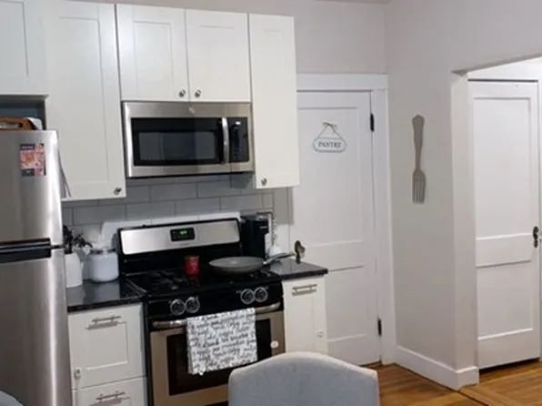 654 Metropolitan Ave, Hyde Park, MA 02136
