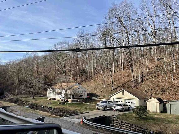 2nd image of 117 Ruth Rd