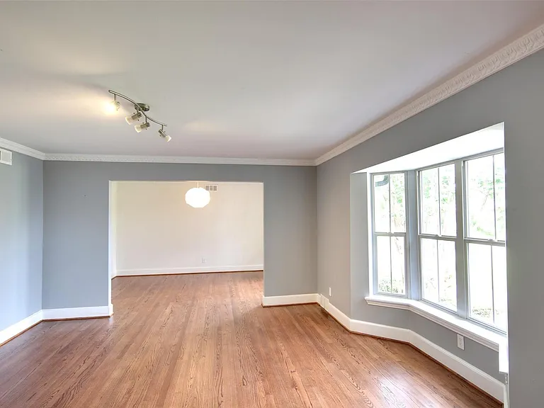7614 Azalea Ln — Photo 3