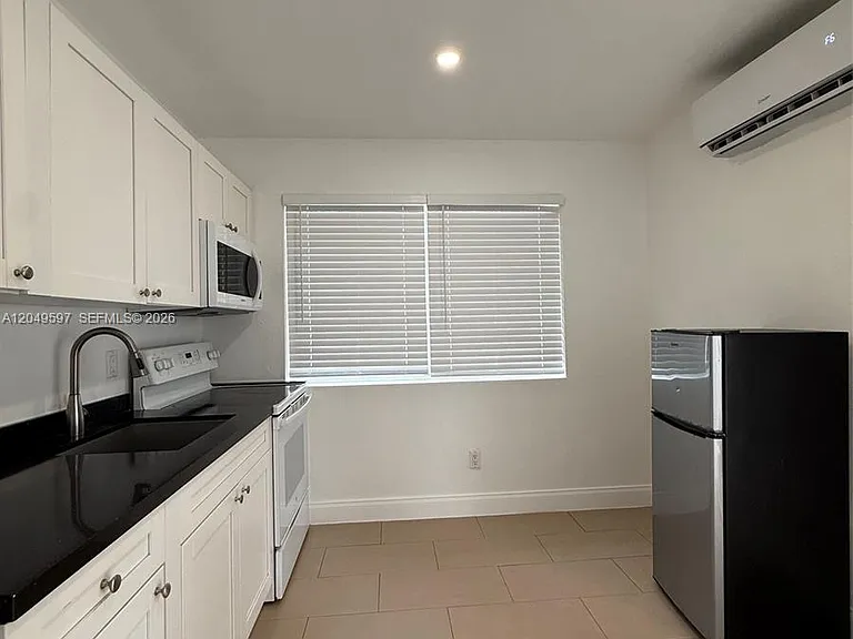 6723 NE Miami Pl #3 — Photo 11