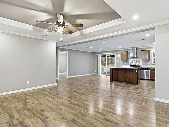 5th image of 2383 Tomblin