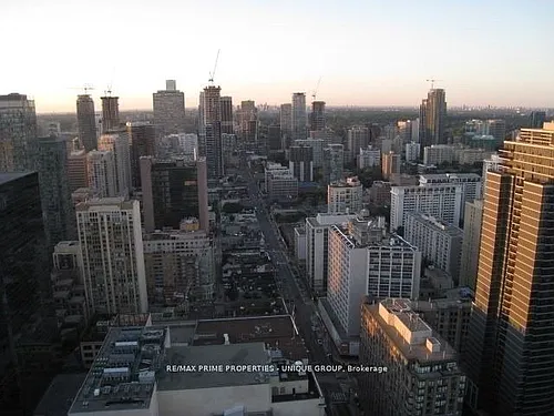 386 Yonge St #4101 Photo 1