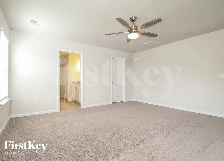 302 Ashborne Ln — Photo 8