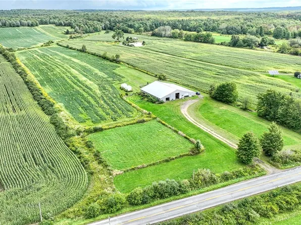 3340 Genesee Rd #2, Lawtons, NY 14091