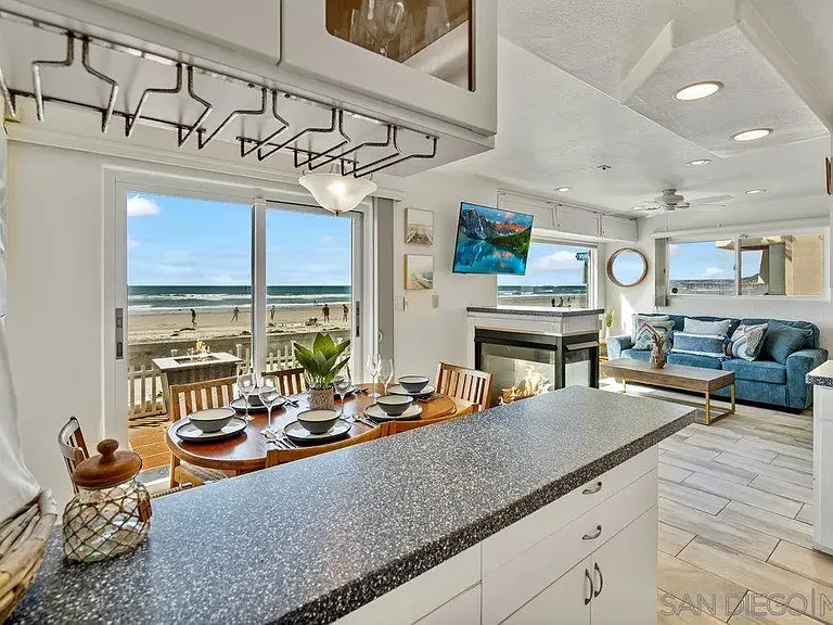 3911 Ocean Front Walk — Photo 4