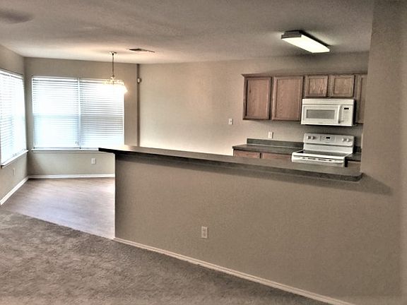 4th image of 1581 Wildflower Dr