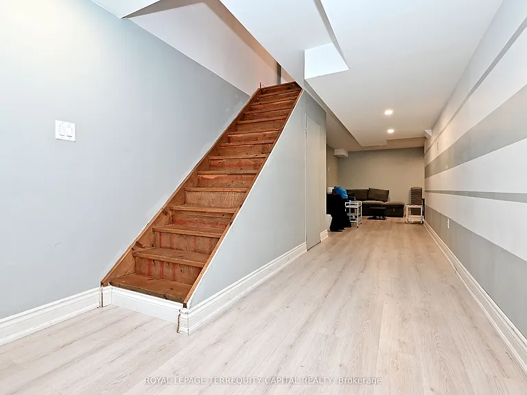 31 Madelaine Dr #6 — Photo 35