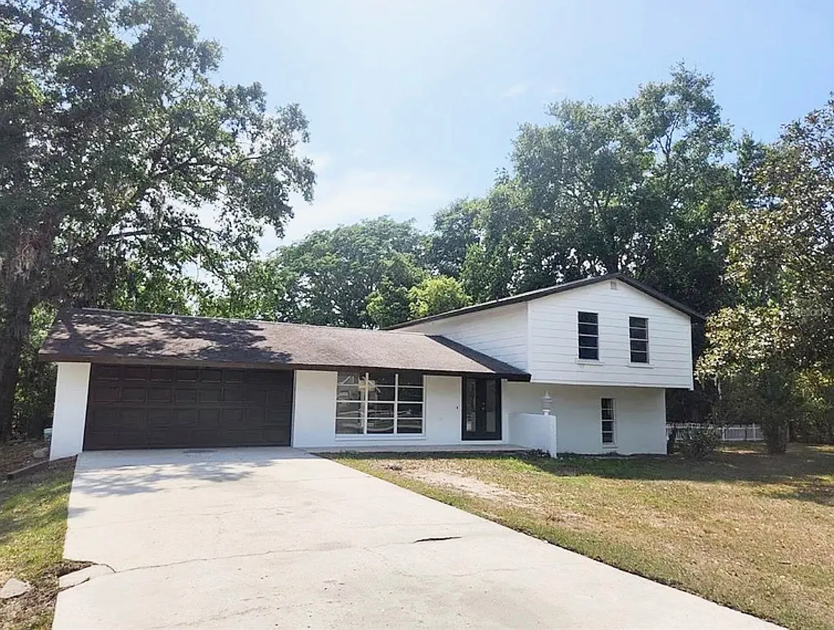 4 bed, 1988 sqft, $2,595 — Photo 1
