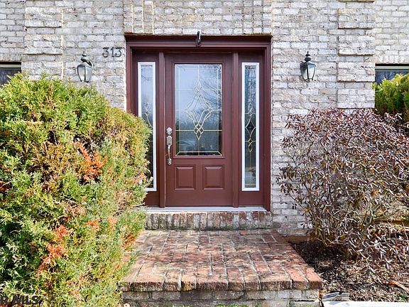 2nd image of 313 Canterbury Dr