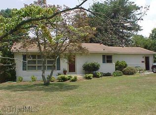 101 Lakeview Cir, Thomasville, NC 27360