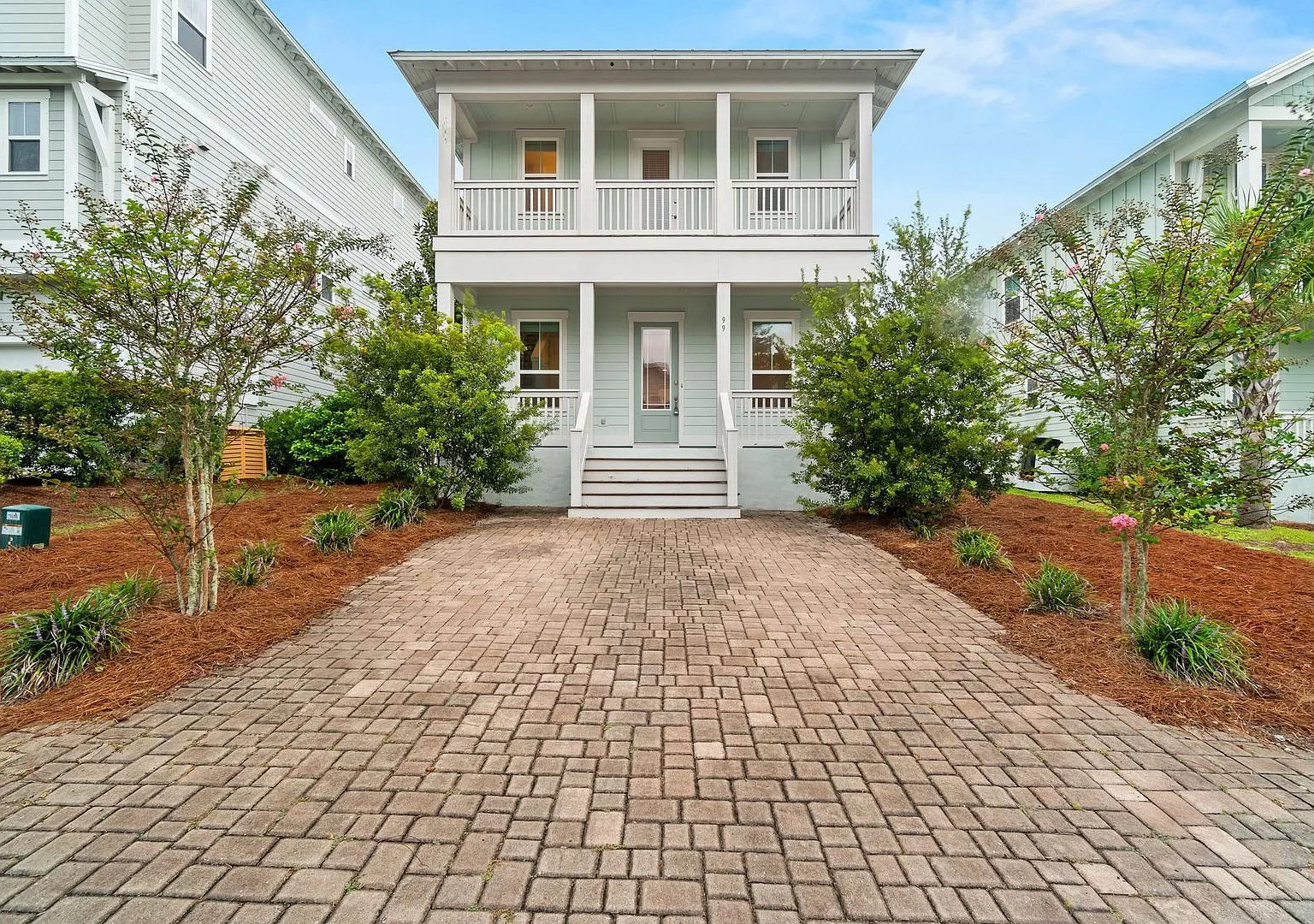 99 Grande Pointe Circle — Photo 1