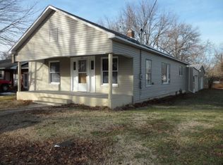 301 W 5th St, West Frankfort, IL 62896
