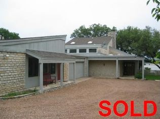 221 W Doyle St, Granbury, TX 76048
