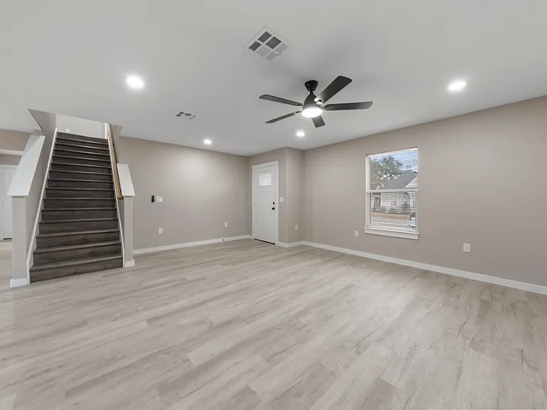 1905 Sanger Ave — Photo 4