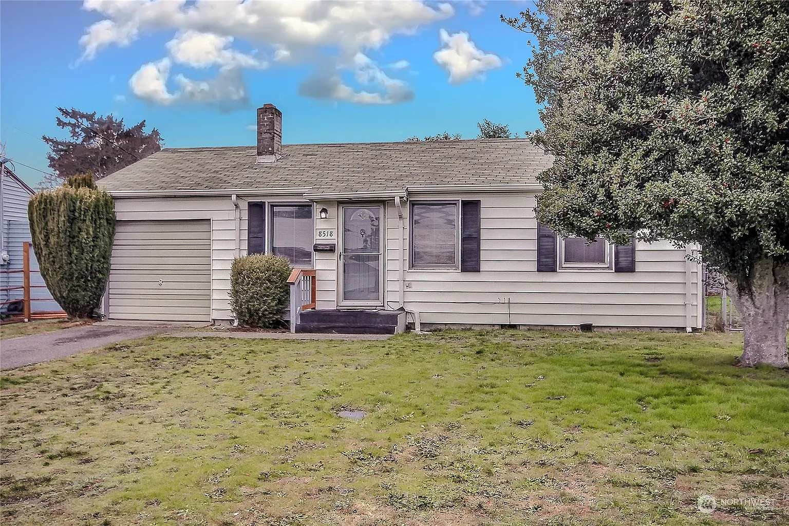 8518 33rd Avenue S photo 1
