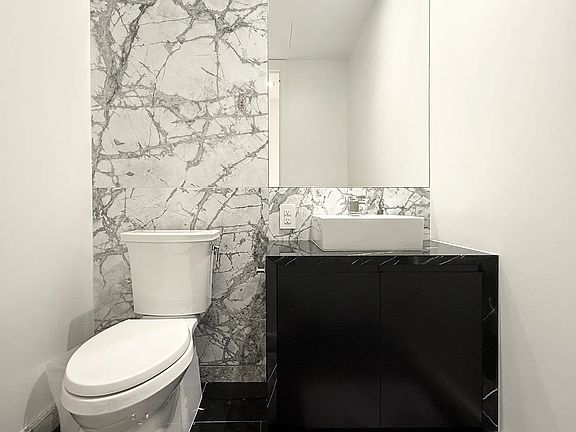 4th image of 138 E 50th St APT 11B