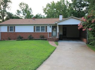 145 E Meadow Rd, Thomasville, NC 27360