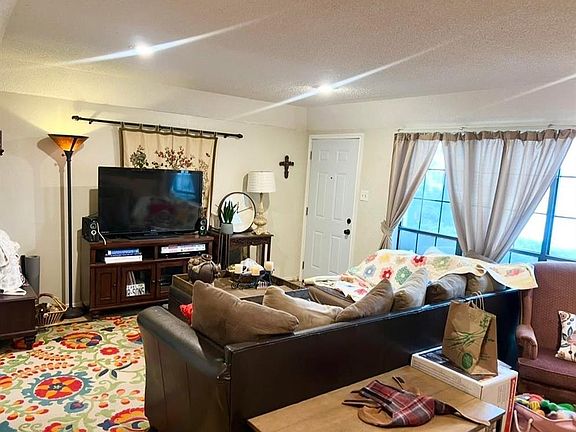 2nd image of 701-719 Alice Ln