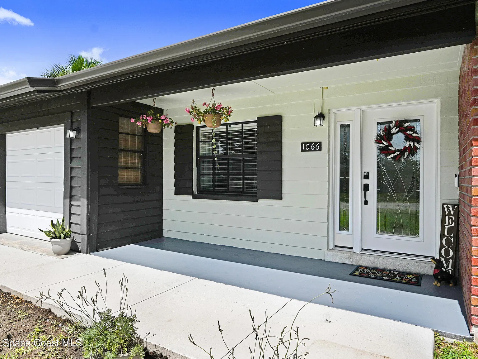 3 bed, 1.0 bath, 1096 sqft, $2,200 — Photo 2