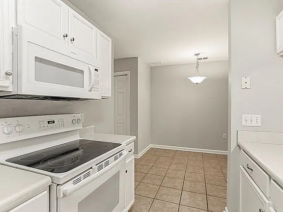 2738 W Tharpe St #405 — Photo 5