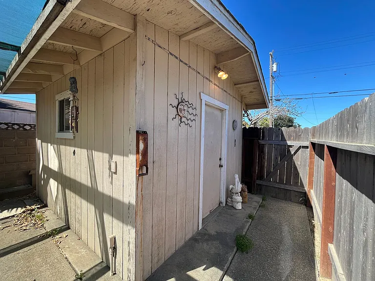 215 S D St #215 — Photo 17