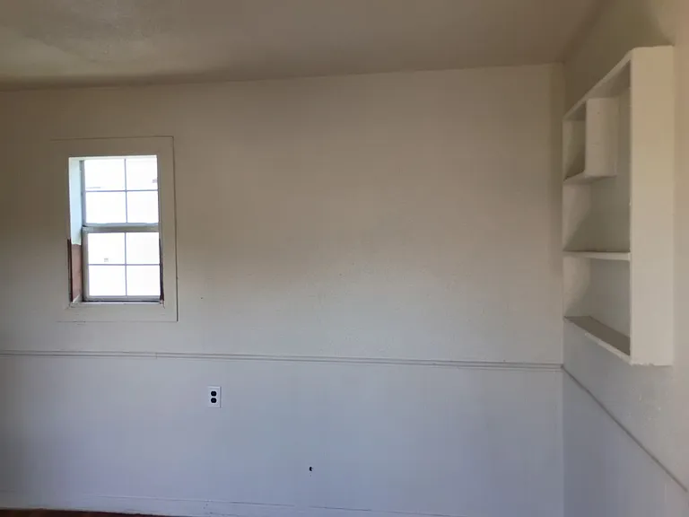 912 NE 9th Ave — Photo 5