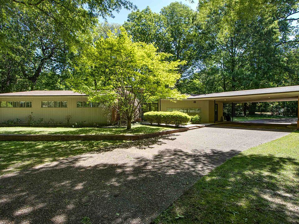 1st image of 566 West Dr