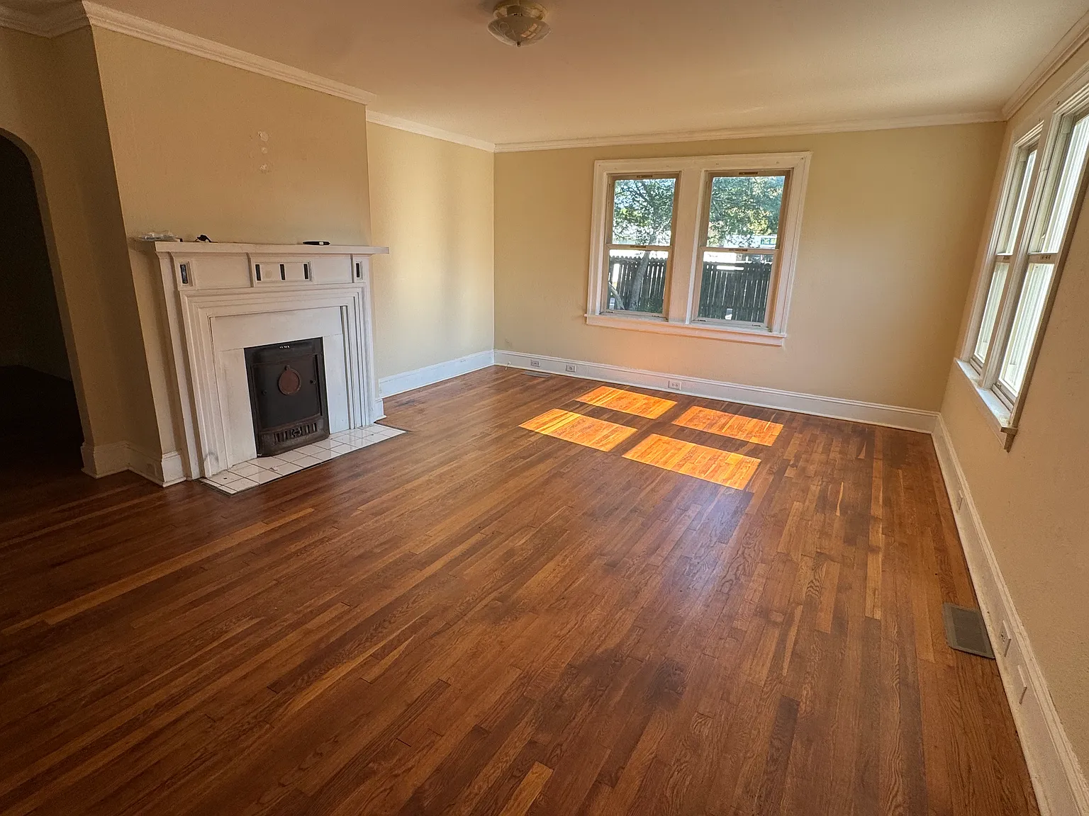 3 bed, 1855 sqft, $1,300 — Photo 2