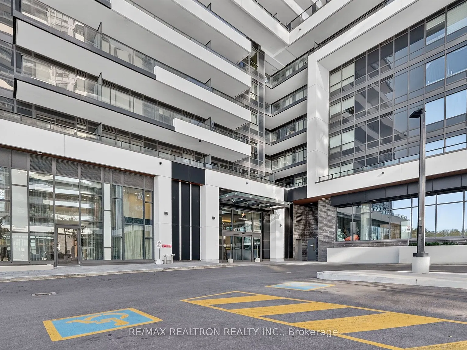 2 bed, $2,650 — Photo 2
