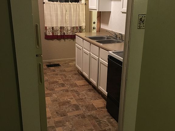5th image of 1901 Fuller Ave NE